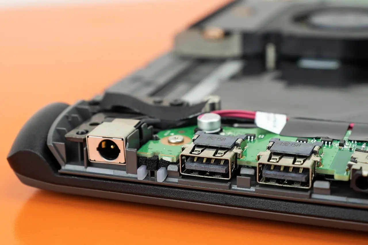 Hvordan tilslutter jeg en stregkodescanner til min computer eller mobil enhed?