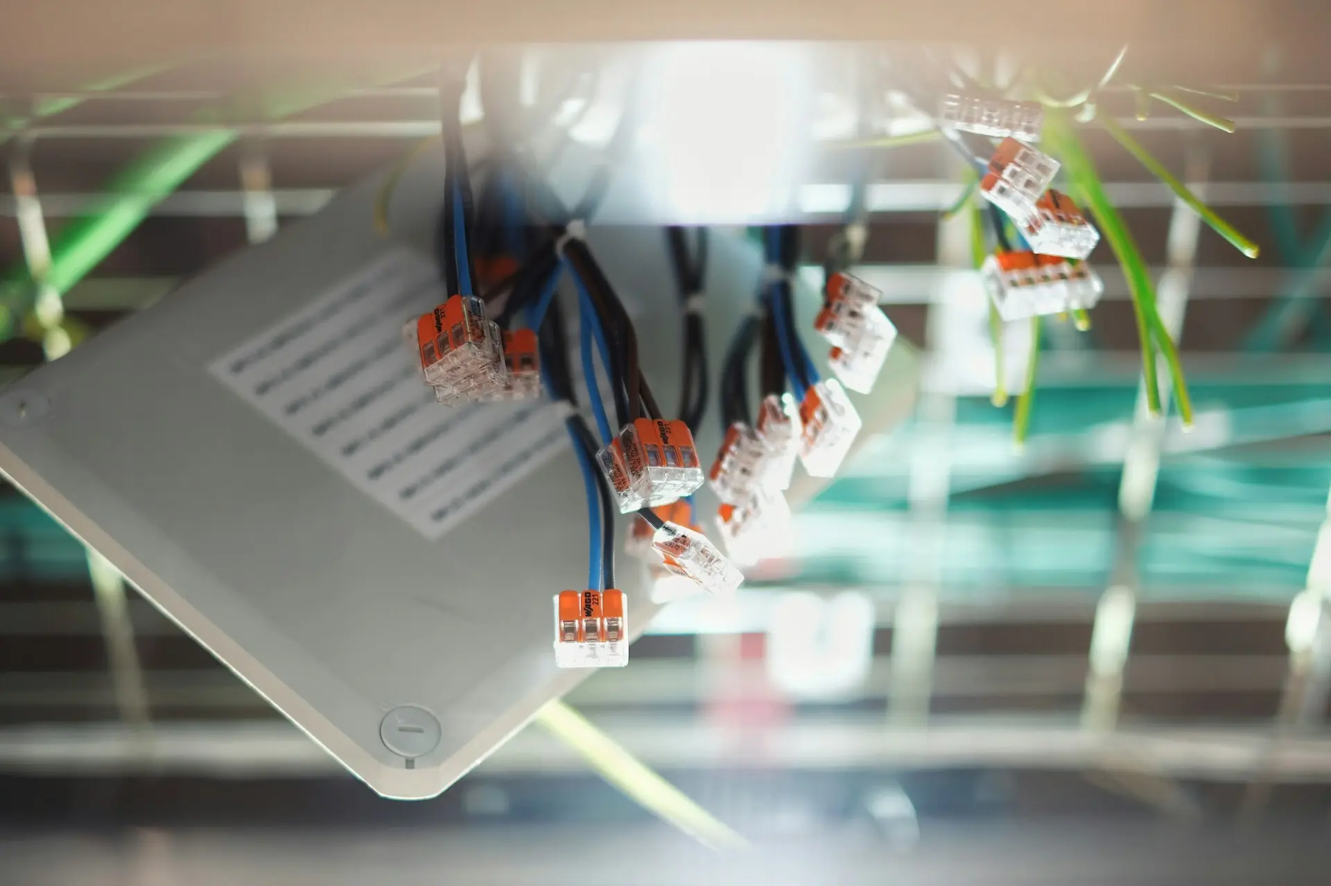 Hvornår skal din eltavle udskiftes? – 5 klare advarselstegn